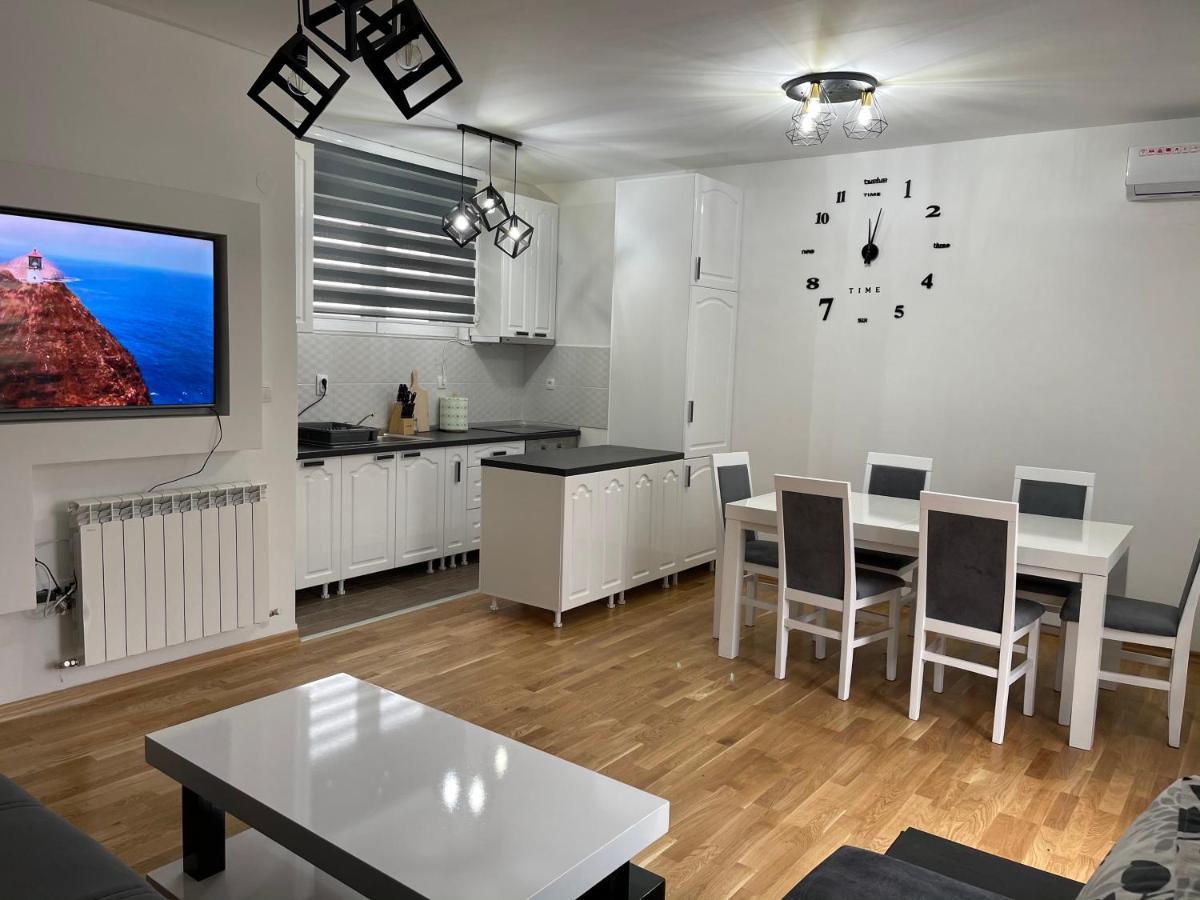 Royal Residence Apartmani 2 Pančevo Exterior foto
